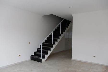 Casa à venda com 160m², 3 quartos e 4 vagas Casa à venda com 160m², 3 quartos e 4 vagasSala