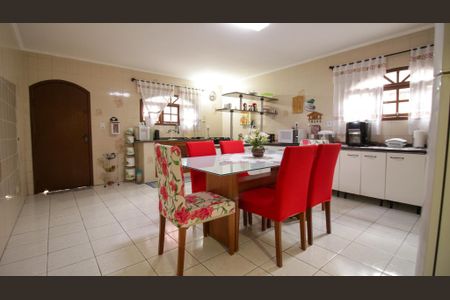 Casa para alugar com 190m², 3 quartos e 3 vagasCozinha