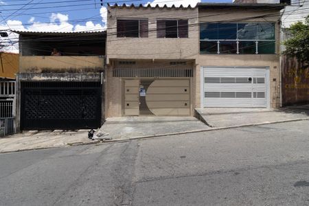 Casa à venda com 220m², 6 quartos e 2 vagasFachada