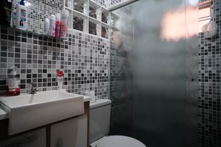 Casa à venda com 220m², 4 quartos e 2 vagasBanheiro 1