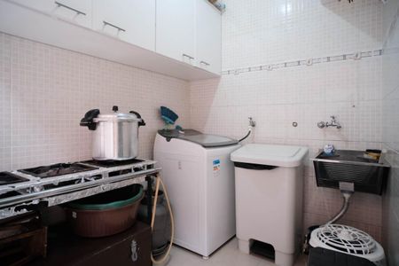 Casa à venda com 220m², 4 quartos e 2 vagasÁrea de Serviço