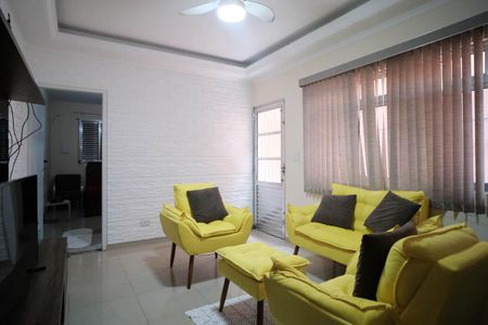 Casa à venda com 220m², 4 quartos e 2 vagasSala