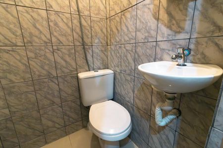 Casa à venda com 220m², 6 quartos e 2 vagasCasa 2 - Banheiro