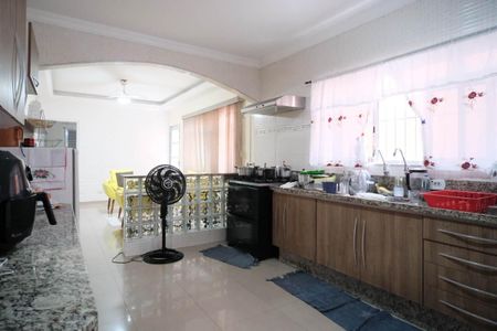 Casa à venda com 220m², 4 quartos e 2 vagasCozinha