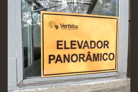 Apartamento à venda com 53m², 2 quartos e sem vaga Apartamento à venda com 53m², 2 quartos e sem vagaElevador