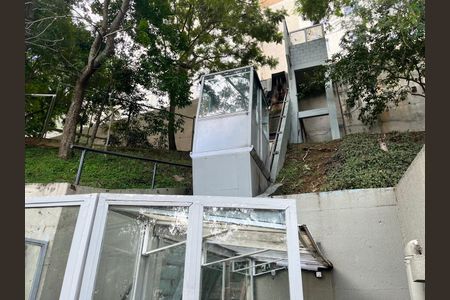 Apartamento à venda com 53m², 2 quartos e sem vaga Apartamento à venda com 53m², 2 quartos e sem vagaElevador