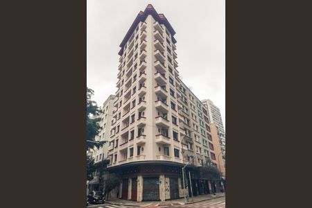 Studio para alugar com 32m², 1 quarto e sem vaga Studio para alugar com 32m², 1 quarto e sem vagaFachada