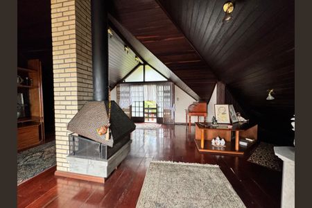 Casa para alugar com 250m², 4 quartos e 3 vagas Casa para alugar com 250m², 4 quartos e 3 vagasÁrea comum