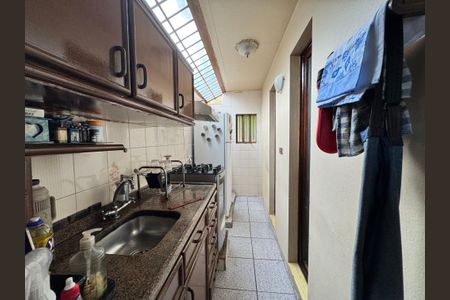 Casa para alugar com 250m², 4 quartos e 3 vagas Casa para alugar com 250m², 4 quartos e 3 vagasCozinha