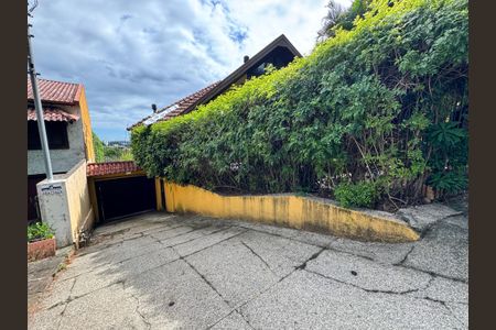 Casa para alugar com 250m², 4 quartos e 3 vagas Casa para alugar com 250m², 4 quartos e 3 vagasÁrea Externa