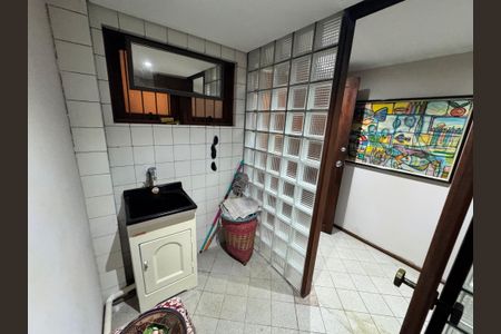 Casa para alugar com 250m², 4 quartos e 3 vagas Casa para alugar com 250m², 4 quartos e 3 vagasÁrea de Serviço