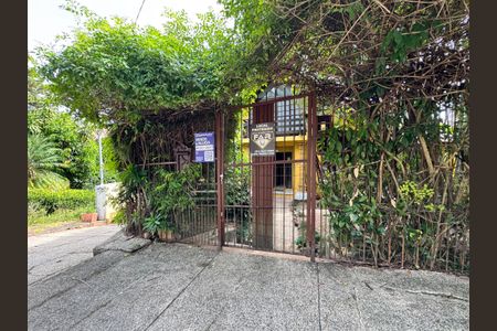 Casa para alugar com 250m², 4 quartos e 3 vagas Casa para alugar com 250m², 4 quartos e 3 vagasFachada