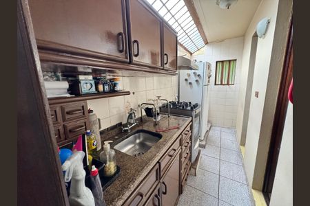 Casa para alugar com 250m², 4 quartos e 3 vagas Casa para alugar com 250m², 4 quartos e 3 vagasCozinha