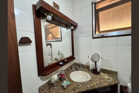 Casa para alugar com 250m², 4 quartos e 3 vagas Casa para alugar com 250m², 4 quartos e 3 vagasBanheiro