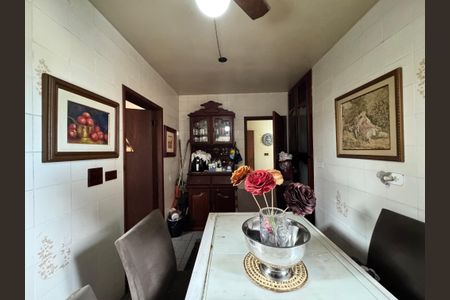 Casa para alugar com 250m², 4 quartos e 3 vagas Casa para alugar com 250m², 4 quartos e 3 vagasSala de Jantar