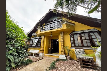 Casa para alugar com 250m², 4 quartos e 3 vagas Casa para alugar com 250m², 4 quartos e 3 vagasÁrea Externa