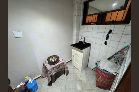 Casa para alugar com 250m², 4 quartos e 3 vagas Casa para alugar com 250m², 4 quartos e 3 vagasÁrea de Serviço