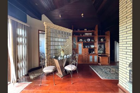 Casa para alugar com 250m², 4 quartos e 3 vagas Casa para alugar com 250m², 4 quartos e 3 vagasÁrea comum