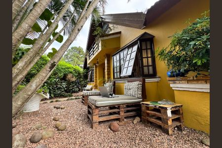 Casa para alugar com 250m², 4 quartos e 3 vagas Casa para alugar com 250m², 4 quartos e 3 vagasÁrea Externa