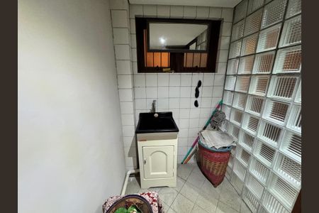 Casa para alugar com 250m², 4 quartos e 3 vagas Casa para alugar com 250m², 4 quartos e 3 vagasÁrea de Serviço