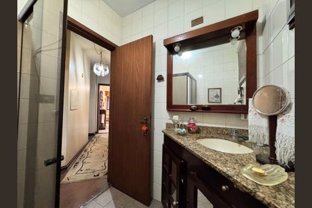 Casa para alugar com 250m², 4 quartos e 3 vagas Casa para alugar com 250m², 4 quartos e 3 vagasBanheiro