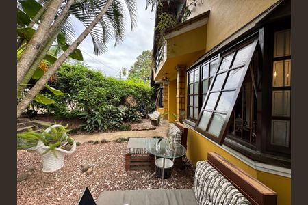 Casa para alugar com 250m², 4 quartos e 3 vagas Casa para alugar com 250m², 4 quartos e 3 vagasÁrea Externa