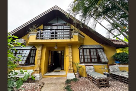 Casa para alugar com 250m², 4 quartos e 3 vagas Casa para alugar com 250m², 4 quartos e 3 vagasÁrea Externa