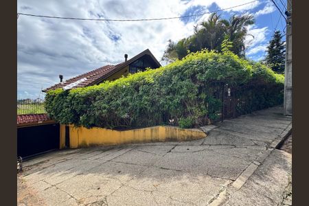 Casa para alugar com 250m², 4 quartos e 3 vagas Casa para alugar com 250m², 4 quartos e 3 vagasÁrea Externa