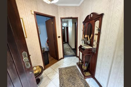 Casa para alugar com 250m², 4 quartos e 3 vagas Casa para alugar com 250m², 4 quartos e 3 vagasCorredor