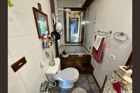 Casa para alugar com 250m², 4 quartos e 3 vagas Casa para alugar com 250m², 4 quartos e 3 vagasBanheiro do Quarto 4