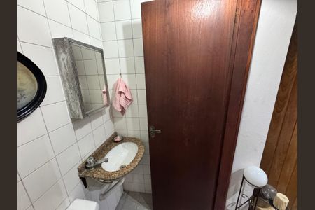 Casa para alugar com 250m², 4 quartos e 3 vagas Casa para alugar com 250m², 4 quartos e 3 vagasBanheiro de Serviço