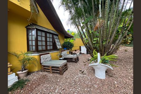 Casa para alugar com 250m², 4 quartos e 3 vagas Casa para alugar com 250m², 4 quartos e 3 vagasÁrea Externa