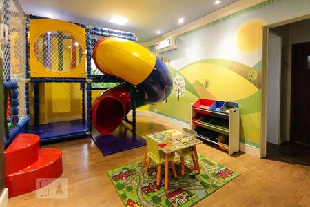 Apartamento à venda com 200m², 3 quartos e 3 vagas Apartamento à venda com 200m², 3 quartos e 3 vagasÁrea comum