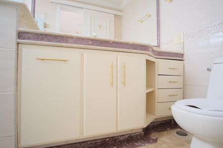 Apartamento à venda com 200m², 3 quartos e 3 vagasBanheiro da Suíte 1