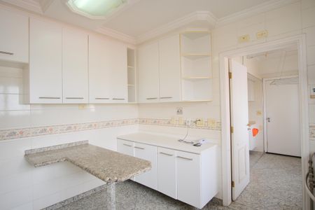 Apartamento à venda com 200m², 3 quartos e 3 vagasCozinha