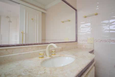 Apartamento à venda com 200m², 3 quartos e 3 vagasBanheiro da Suíte 1