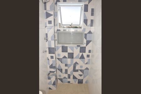 Apartamento à venda com 38m², 2 quartos e sem vaga Apartamento à venda com 38m², 2 quartos e sem vagaBanheiro Social