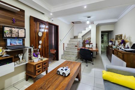 Casa à venda com 320m², 3 quartos e 2 vagas Casa à venda com 320m², 3 quartos e 2 vagasSala