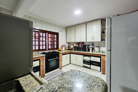 Casa à venda com 320m², 3 quartos e 2 vagas Casa à venda com 320m², 3 quartos e 2 vagasCozinha