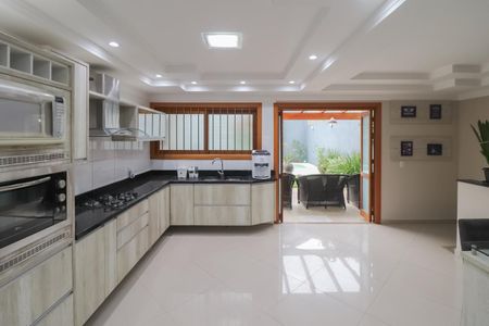 Casa à venda com 218m², 3 quartos e 2 vagas Casa à venda com 218m², 3 quartos e 2 vagasCozinha