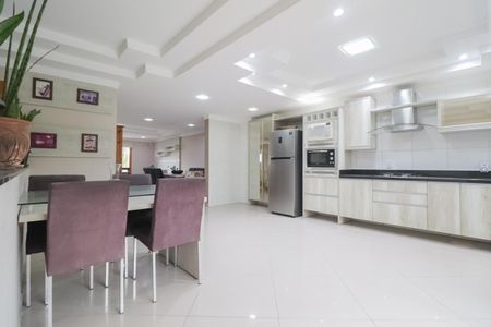 Casa à venda com 218m², 3 quartos e 2 vagas Casa à venda com 218m², 3 quartos e 2 vagasCozinha