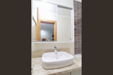 Casa à venda com 218m², 3 quartos e 2 vagas Casa à venda com 218m², 3 quartos e 2 vagasLavabo 2