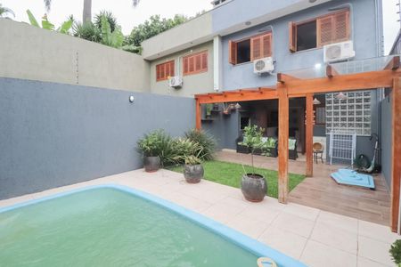 Casa à venda com 218m², 3 quartos e 2 vagas Casa à venda com 218m², 3 quartos e 2 vagasÁrea comum