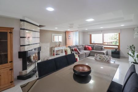 Casa à venda com 218m², 3 quartos e 2 vagas Casa à venda com 218m², 3 quartos e 2 vagasSala