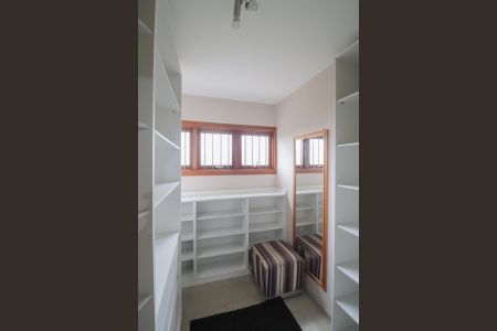 Casa à venda com 218m², 3 quartos e 2 vagas Casa à venda com 218m², 3 quartos e 2 vagasCloset - Quarto 1