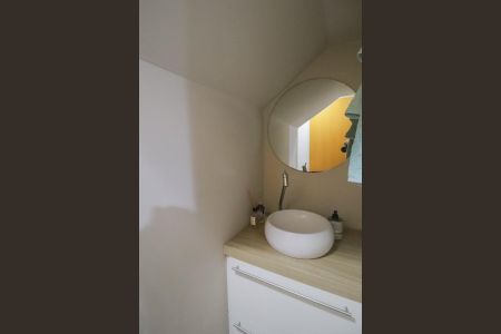 Casa à venda com 218m², 3 quartos e 2 vagas Casa à venda com 218m², 3 quartos e 2 vagasLavabo