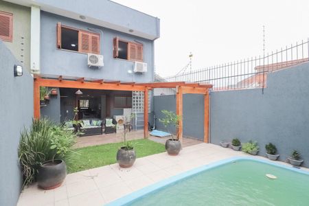 Casa à venda com 218m², 3 quartos e 2 vagas Casa à venda com 218m², 3 quartos e 2 vagasÁrea comum