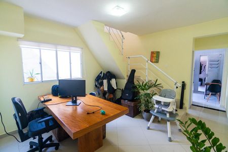 Casa à venda com 100m², 2 quartos e 1 vaga Casa à venda com 100m², 2 quartos e 1 vagaSala