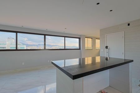 Apartamento à venda com 103m², 4 quartos e 2 vagasCozinha
