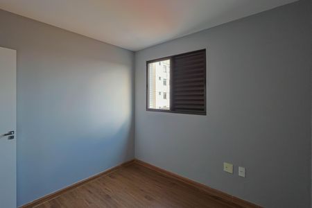 Apartamento à venda com 103m², 4 quartos e 2 vagasQuarto 1